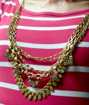 http://www.boomerbrief.com/Out of the Closet/Necklace%20only%202%20-%20290.jpg